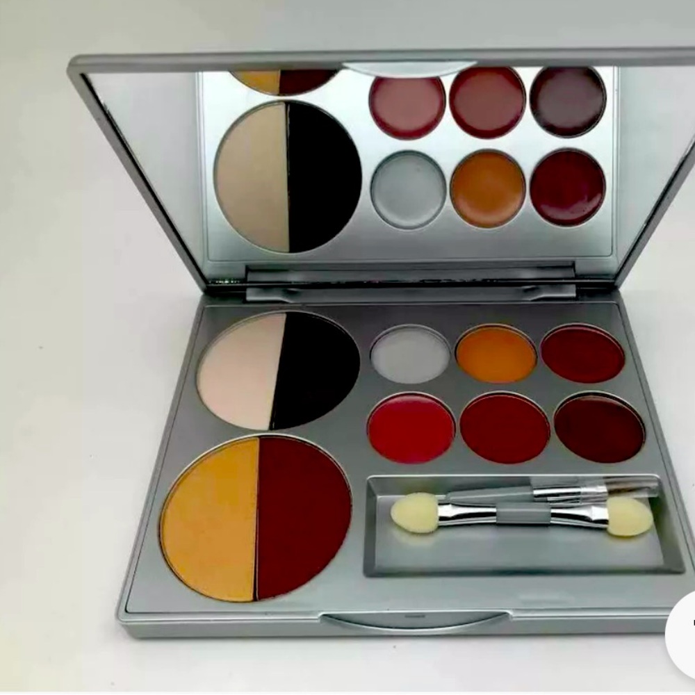 Orlane Authentic eye shadow and lip palette
